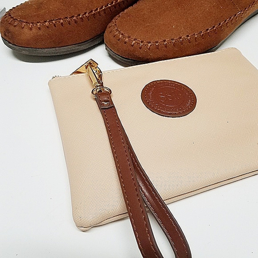 SOFFT Logo Patch Zip Colorblock Wristlet/Clutch NWOT